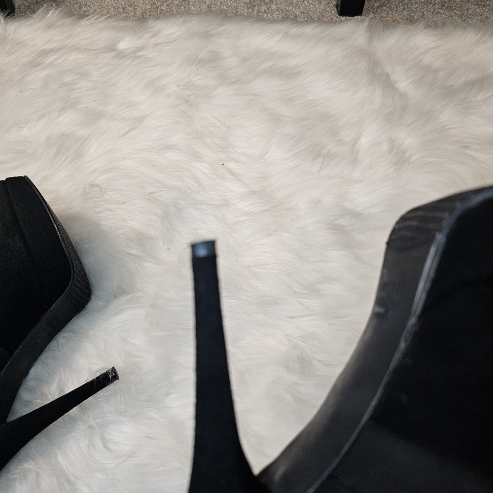 Stuart Weitzman Black Heel Ankle Boots - Picture 8 of 15